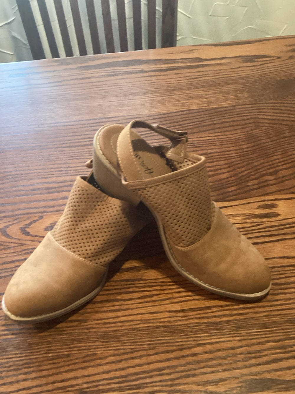 Eurosoft Adalee Women’s Tan Perforated Slingback Mules